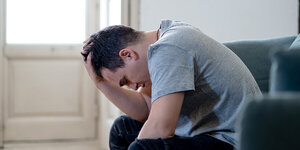 Man-With-Emotional-Pain-900x450.jpg