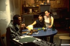 kinopoisk.ru-Requiem-for-a-Dream-2486466.jpg