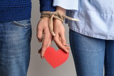 Love-Addiction-Help-With-Online-Support-Group-by-Briana-Lefman-at-Hamsa-Healing-Space.jpeg