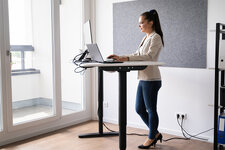The-Benefits-of-Using-a-Stand-Up-Desk-For-Website.jpg