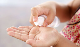 Haendedesinfektion_BG_800_05-neu1.jpg